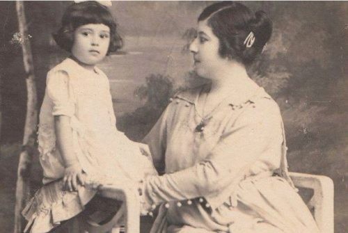 May ziade enfant en compagnie de sa mere